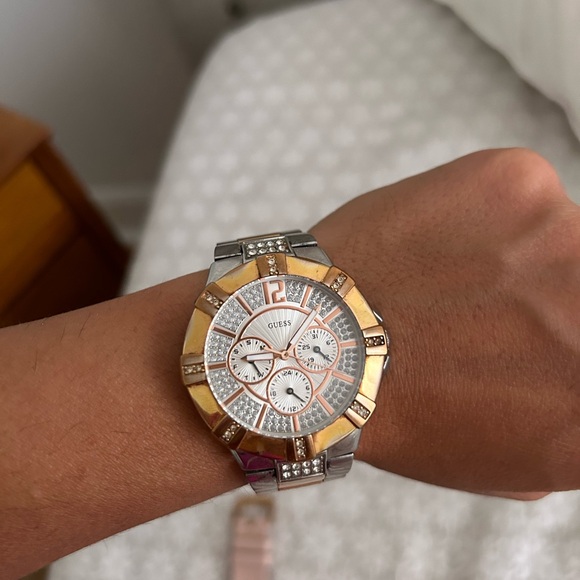 Guess watch - Picture 3 of 3